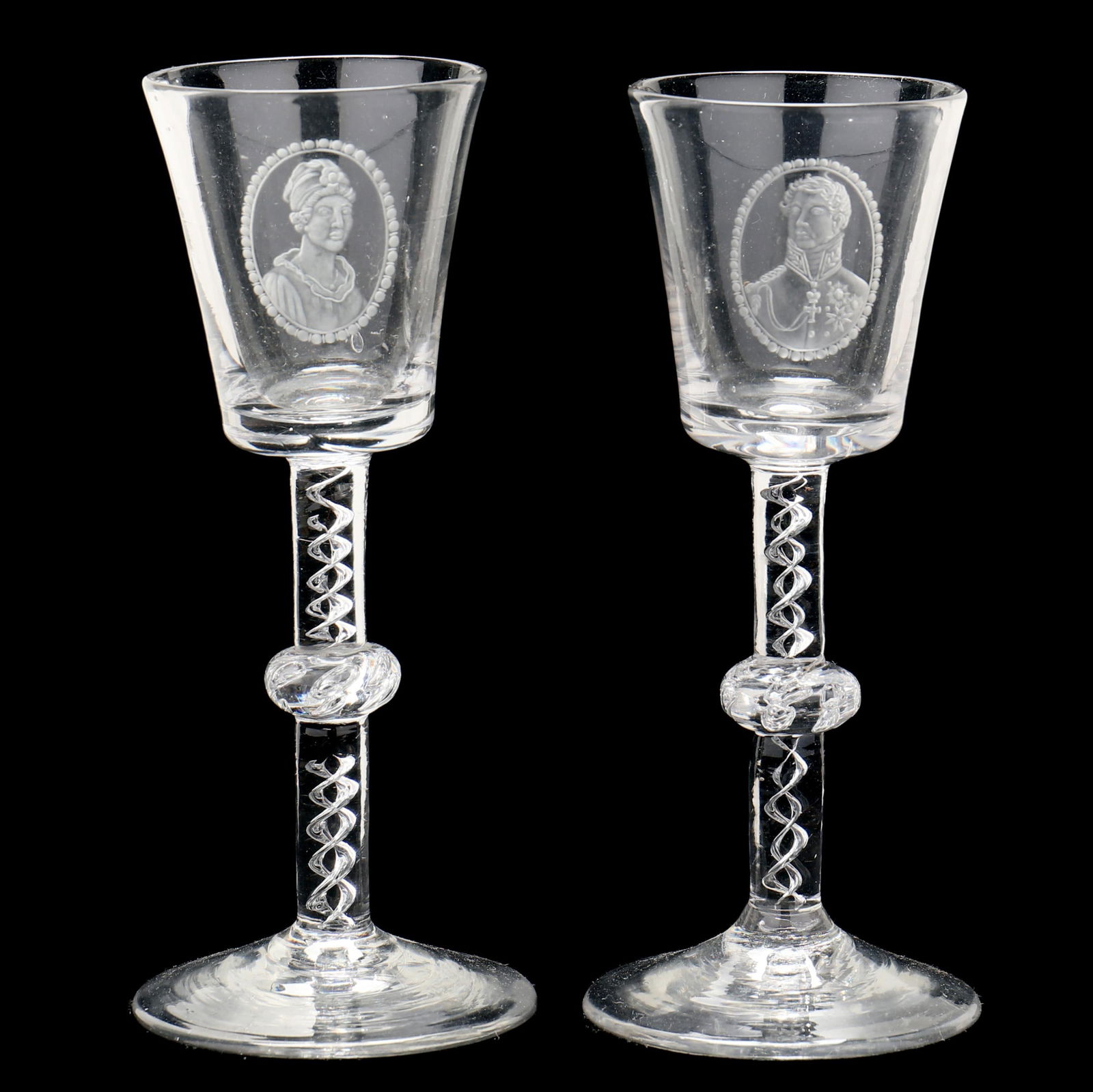 ENGRAVED PORTRAIT GLASSES WITH