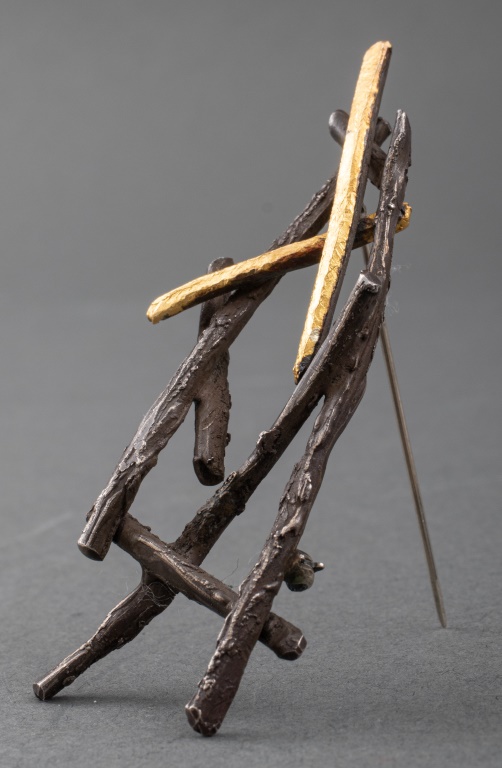 ERLIN BRUTALIST TREE BRANCH
