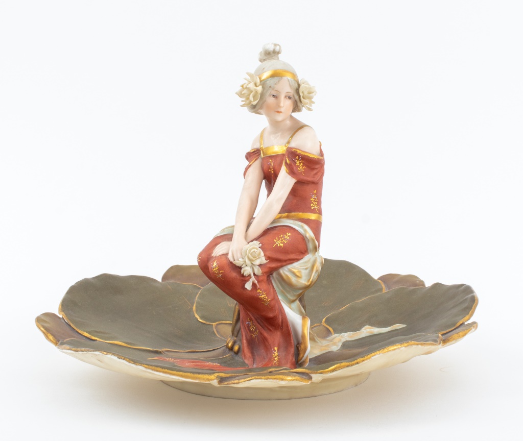 ERNST WAHLISS AMPHORA ART NOUVEAU