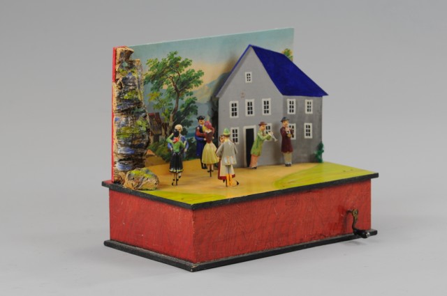 ERZEBERG MUSIC BOX WITH DANCERS
