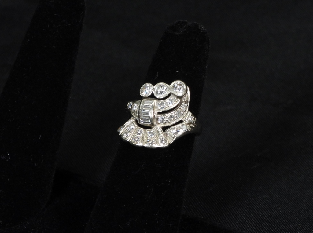 ESTATE 14K GOLD & DIAMOND LADY'S