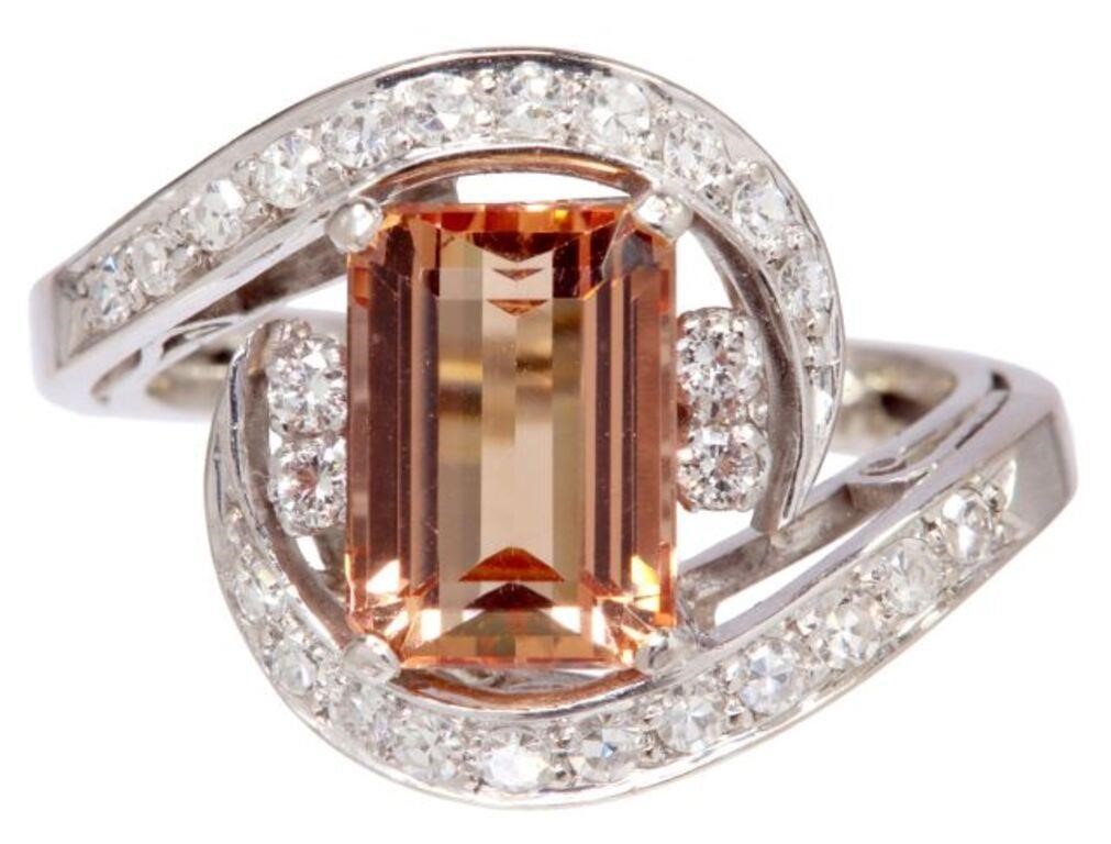 ESTATE 18KT WHITE GOLD TOPAZ