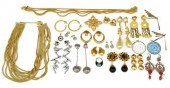 ESTATE COSTUME JEWELRY LOT, DE