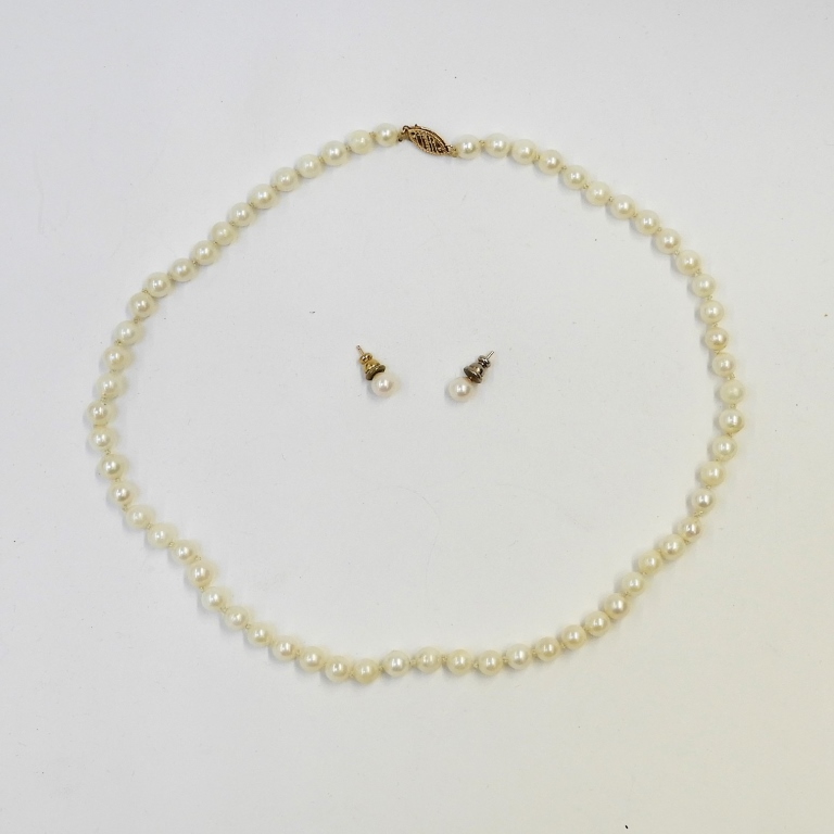 ESTATE CULTURED PEARL AND EARRING