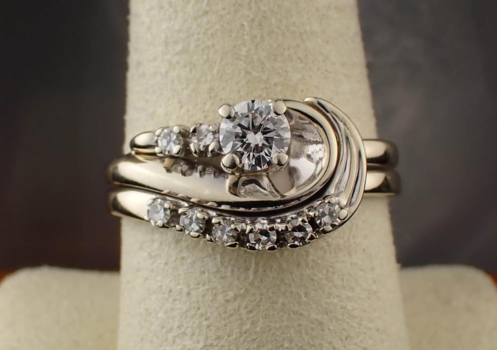 ESTATE DIAMOND AND EIGHTEEN KARAT