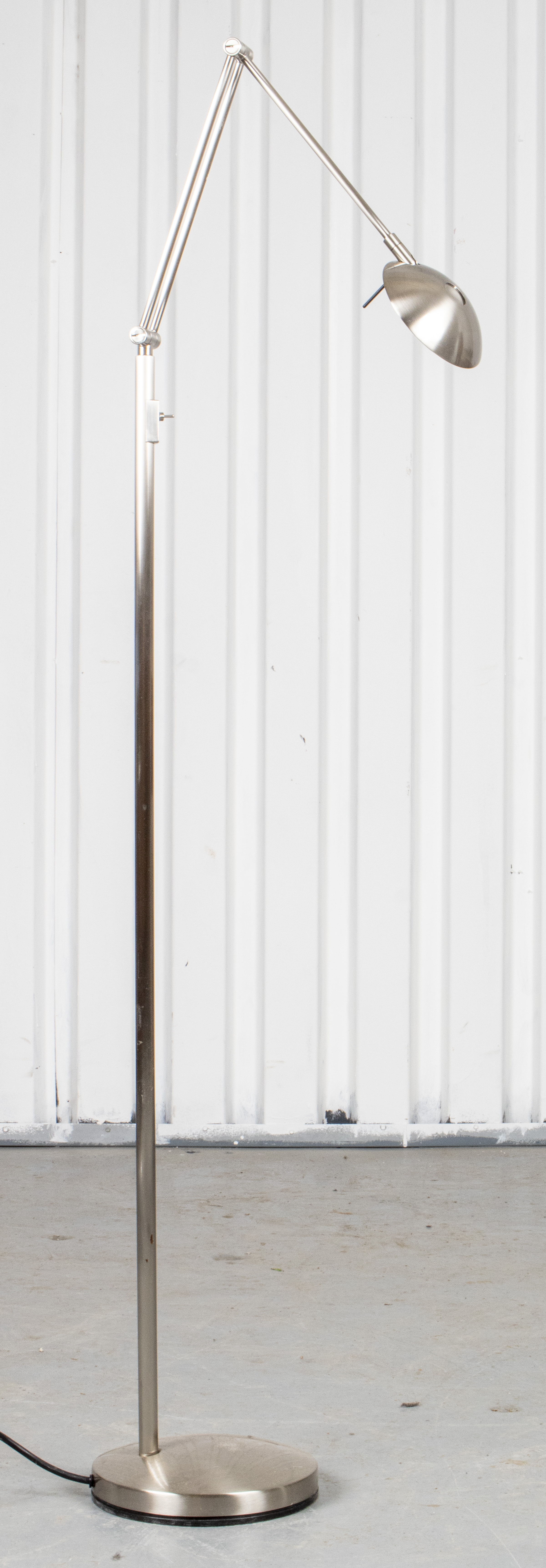 ESTILUZ P-1139 ADJUSTABLE FLOOR