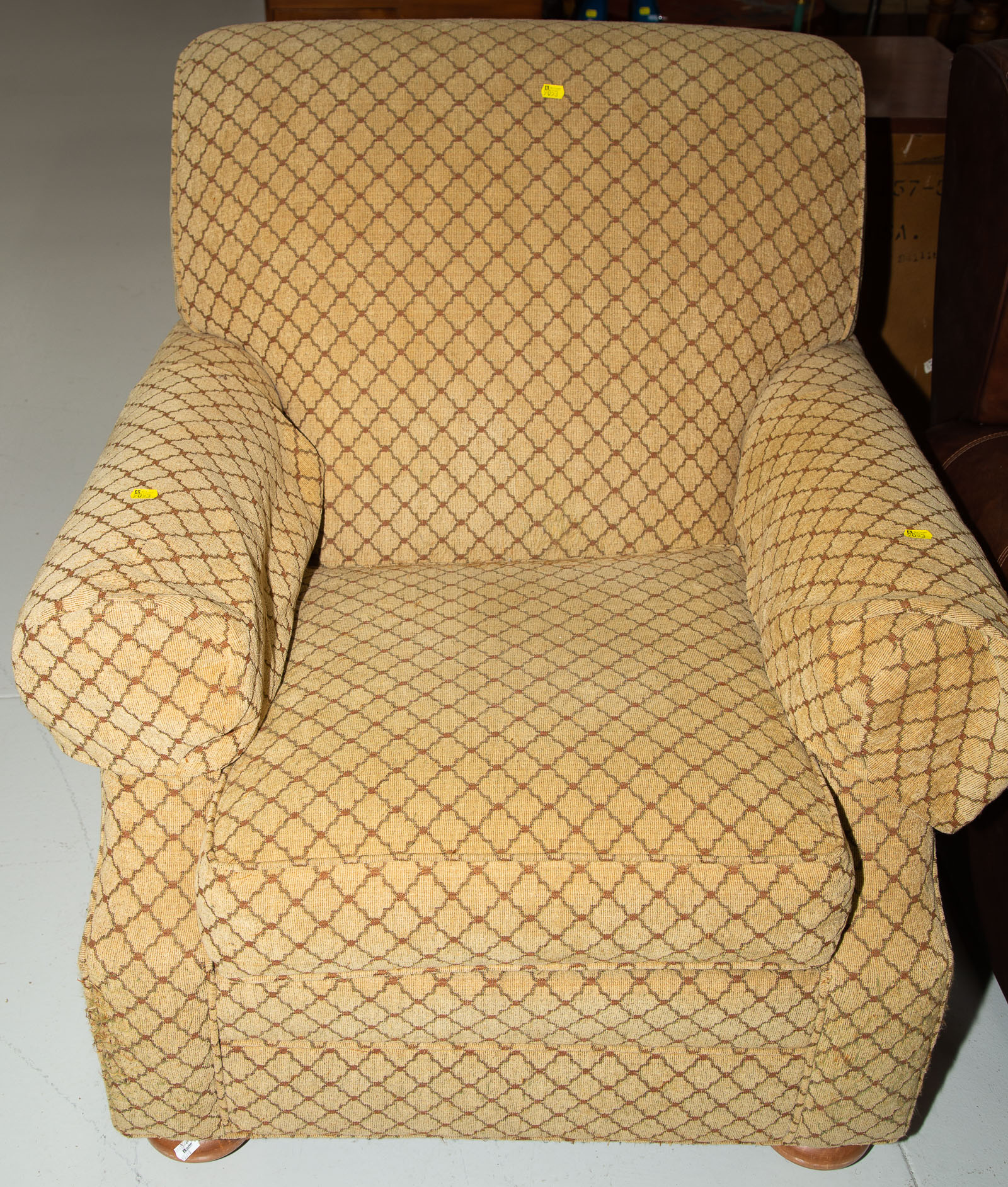 ETHAN ALLEN ARM CHAIR .