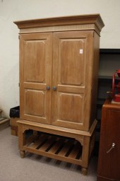 ETHAN ALLEN OAK MEDIA CABINET