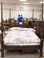 ETHAN ALLEN QUEEN SIZED TALL F