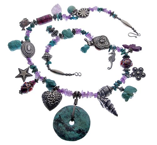 ETHNIC FOLKLORE NECKLACEAn