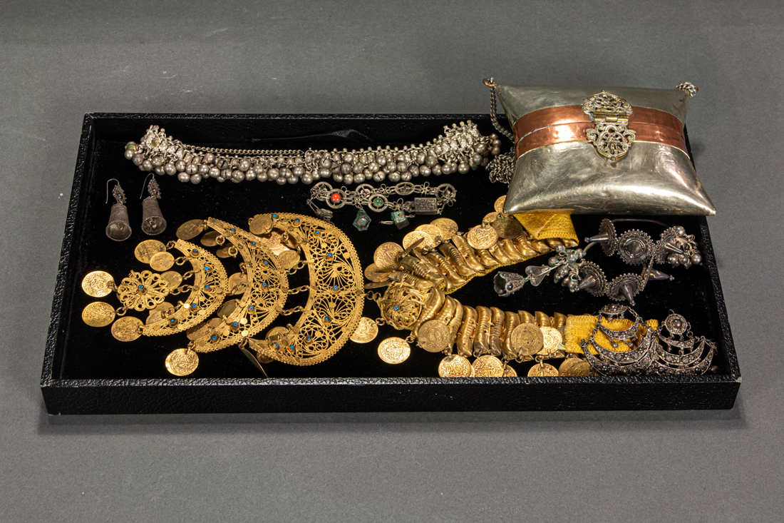 ETHNIC JEWELRY LOT: A PERSIAN