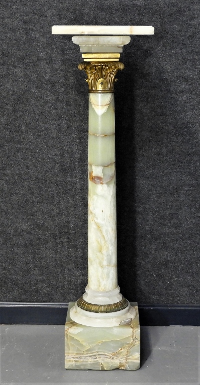 EUROPEAN ALABASTER ACANTHUS LEAF