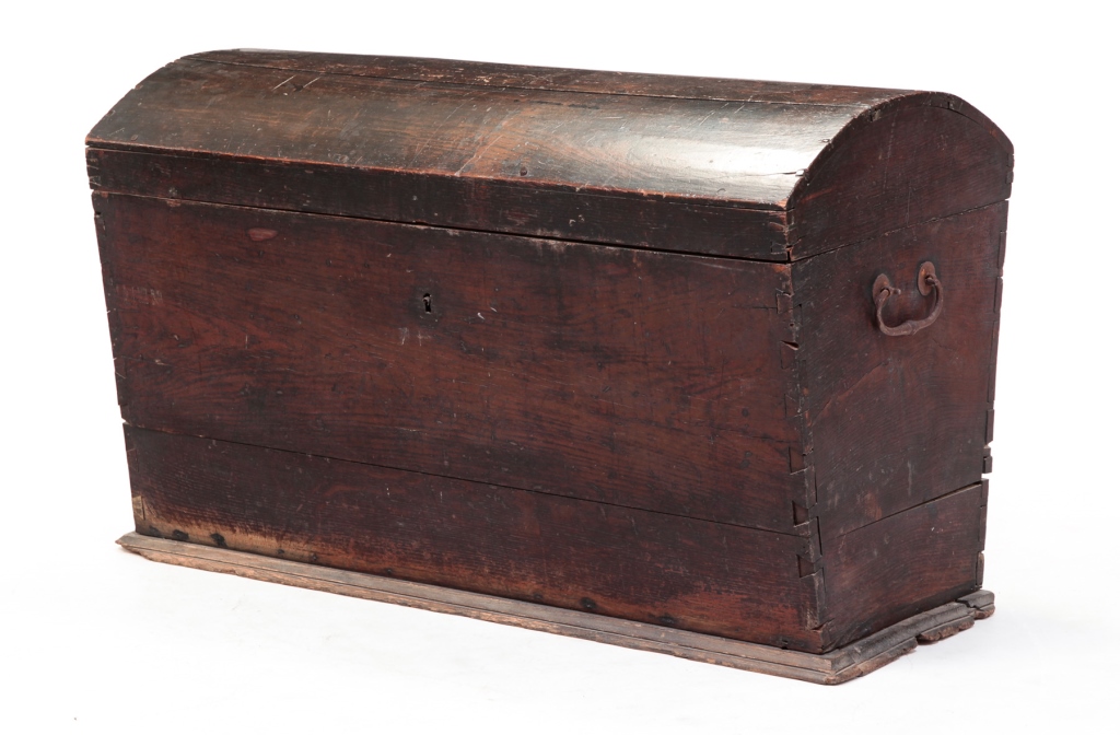 EUROPEAN DOME TOP TRUNK Late 18th