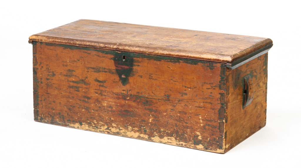 EUROPEAN IMMIGRANTS CHEST. First