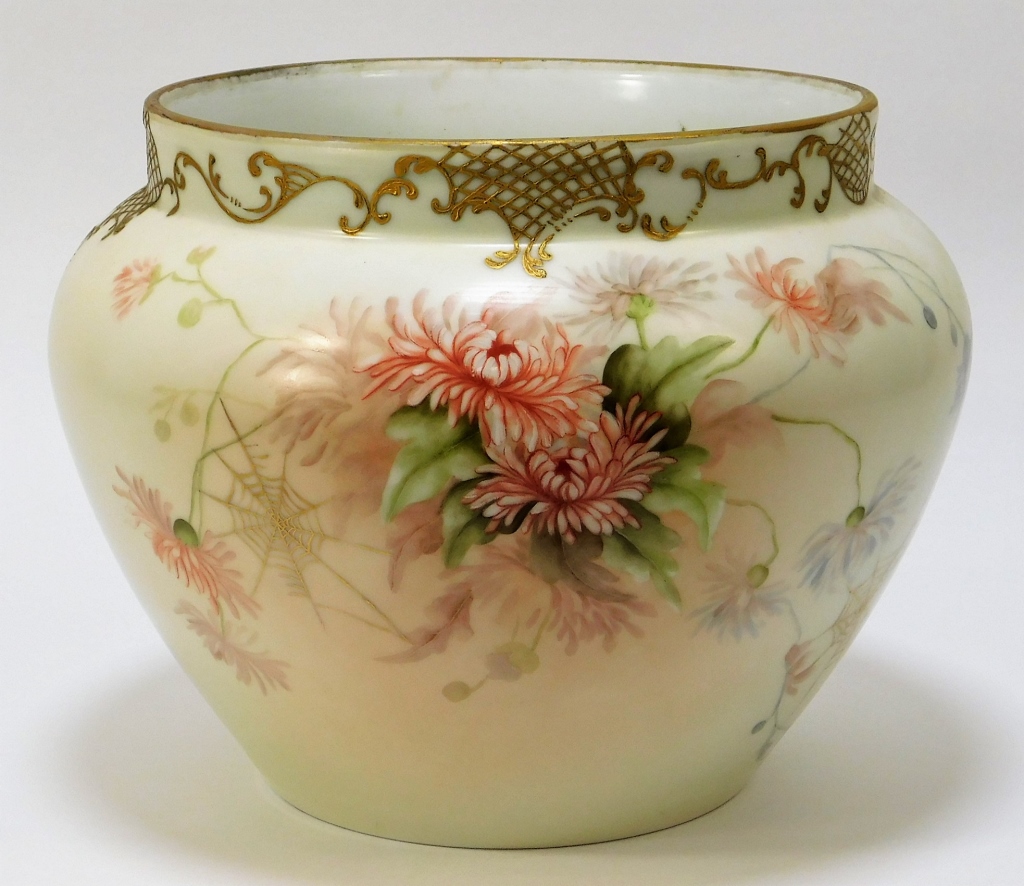 EUROPEAN LIMOGES STYLE PORCELAIN
