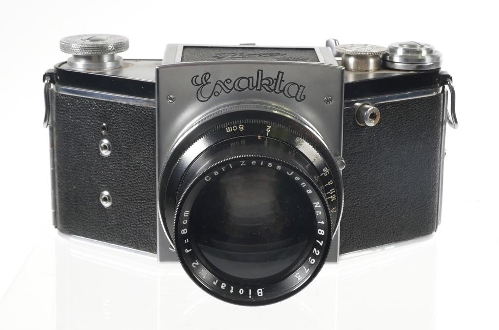 EXAKTA 66 CAMERA WITH ZEISS