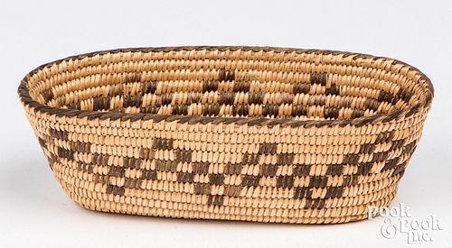 EXCELLENT PAPAGO INDIAN OVAL GIFT