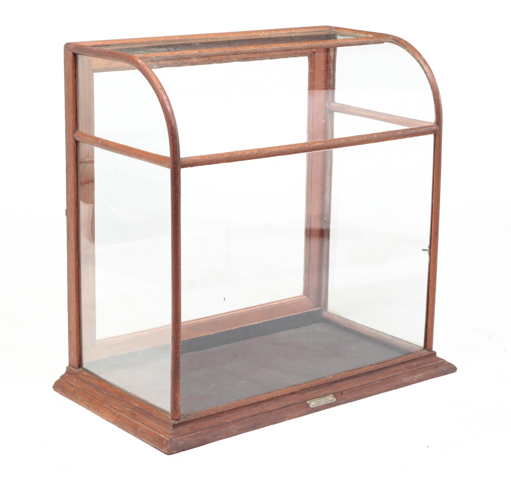 EXCELSIOR CABINET DISPLAY CASE. Ca.