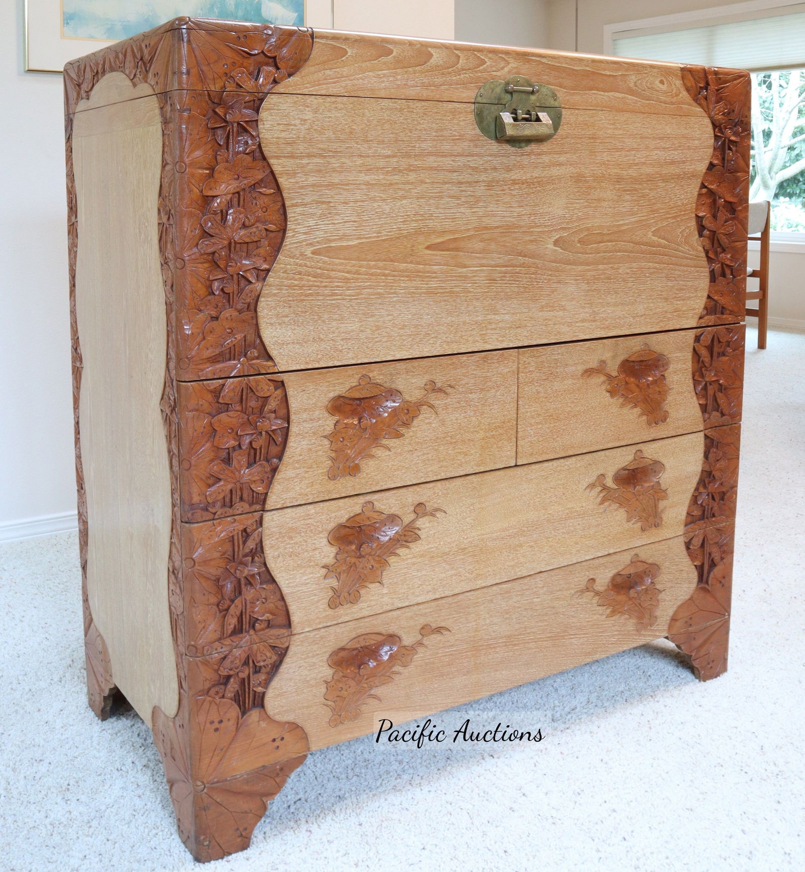 EXCLUSIVE MID CENTURY CHINOISERIE