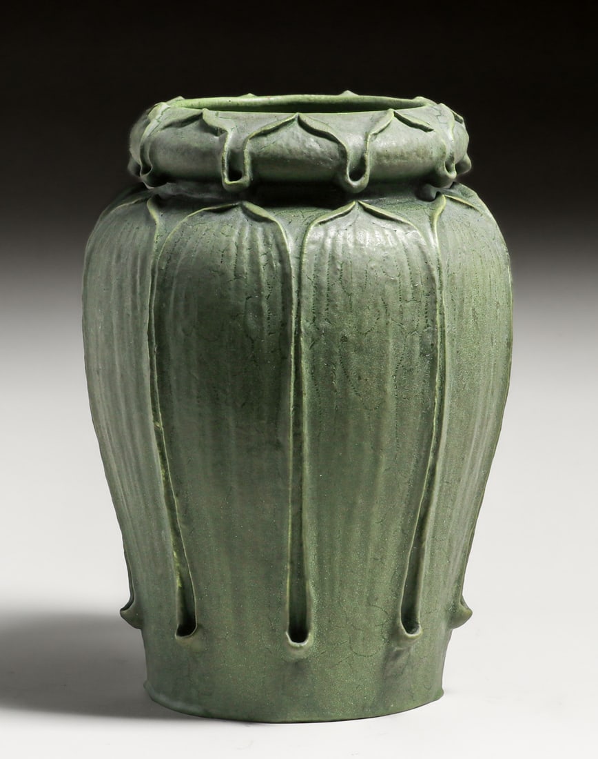 EXQUISITE GRUEBY POTTERY "KENDRICK"