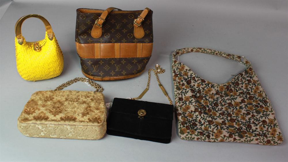 EXTENSIVE LOUIS VUITTON SUITE OF