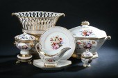 EXTENSIVE PARIS PORCELAIN PART