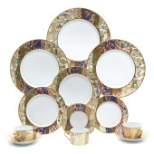 EXTENSIVE PUIFORCAT PORCELAIN