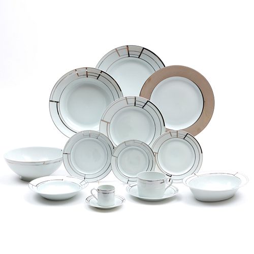 EXTENSIVE PUIFORCAT PORCELAIN