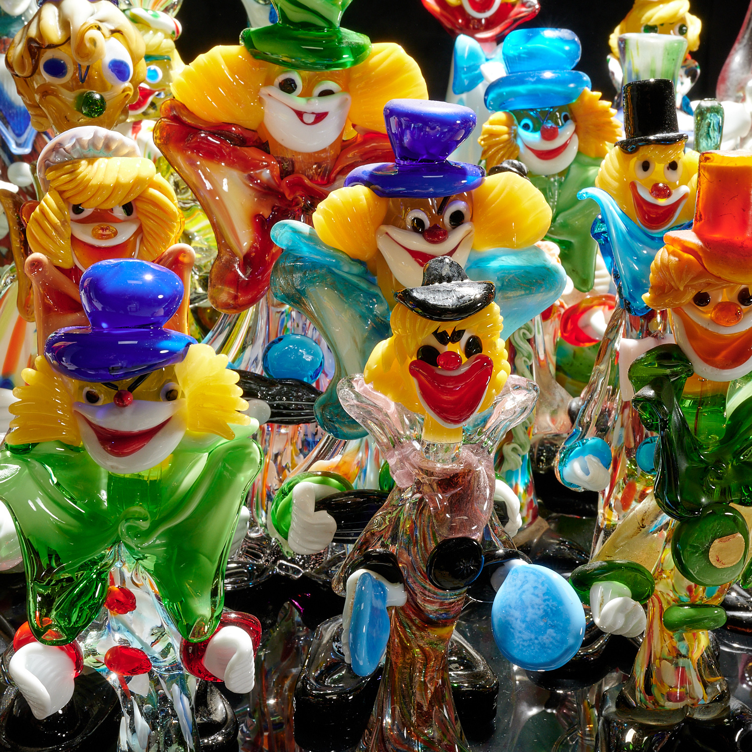 EXTENSIVE VINTAGE VENETIAN GLASS