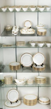 EXTENSIVE WEDGWOOD PORCELAIN D