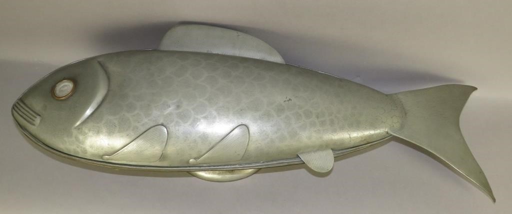 EXTRAORDINARY FISH FIGURAL THREE