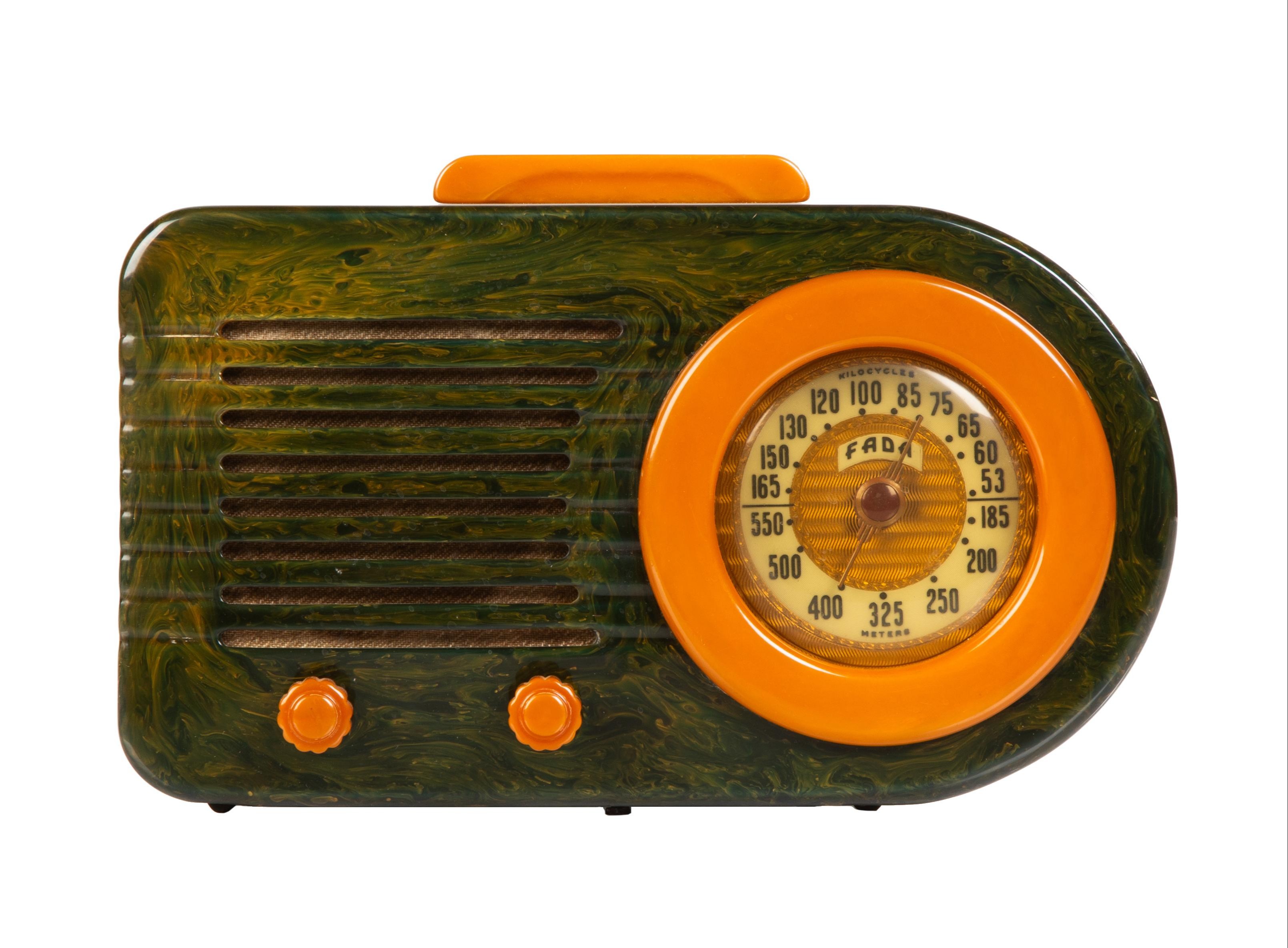 FADA MODEL 1,000 BULLET BAKELITE