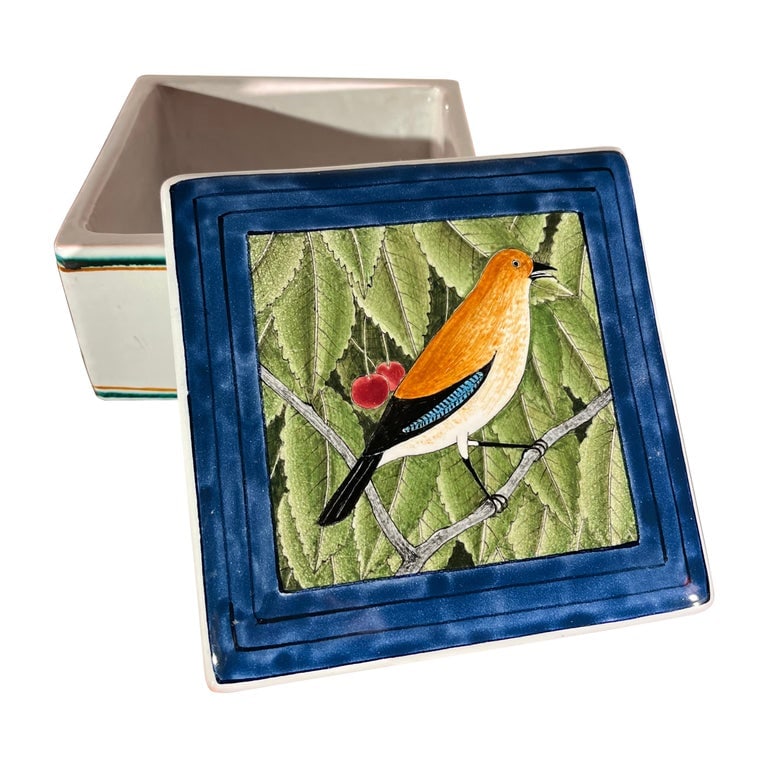 FAIENCE BOX WITH LID, PALLEYA