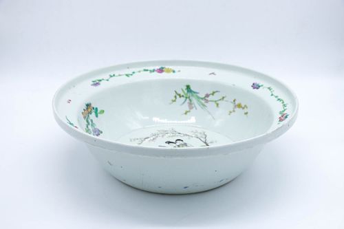 FAMILLE ROSE BASIN, 19TH C.The