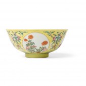FAMILLE-ROSE ENAMELLED YELLOW-