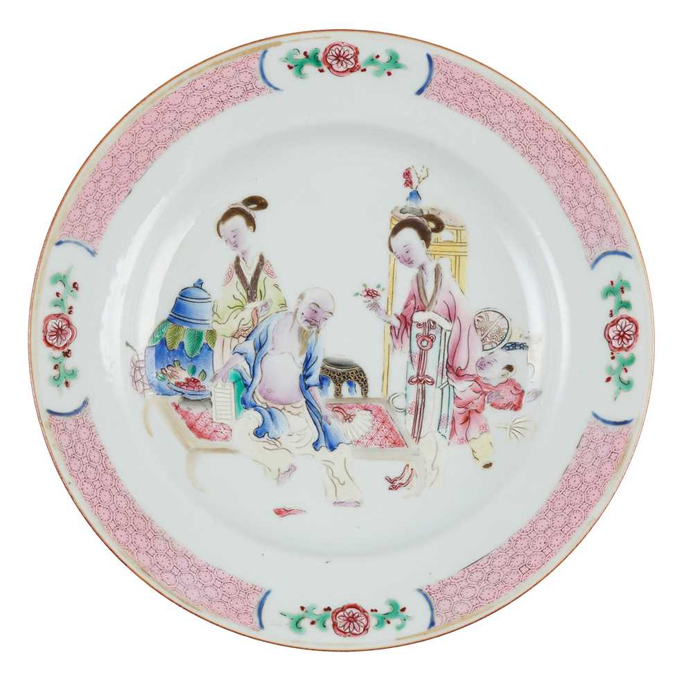 FAMILLE ROSE 'FIGURAL' PLATE