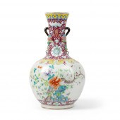 FAMILLE ROSE 'FLOWER' VASE
HON