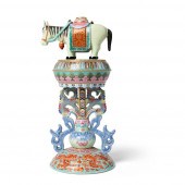 FAMILLE ROSE 'HORSE' ALTAR EMB