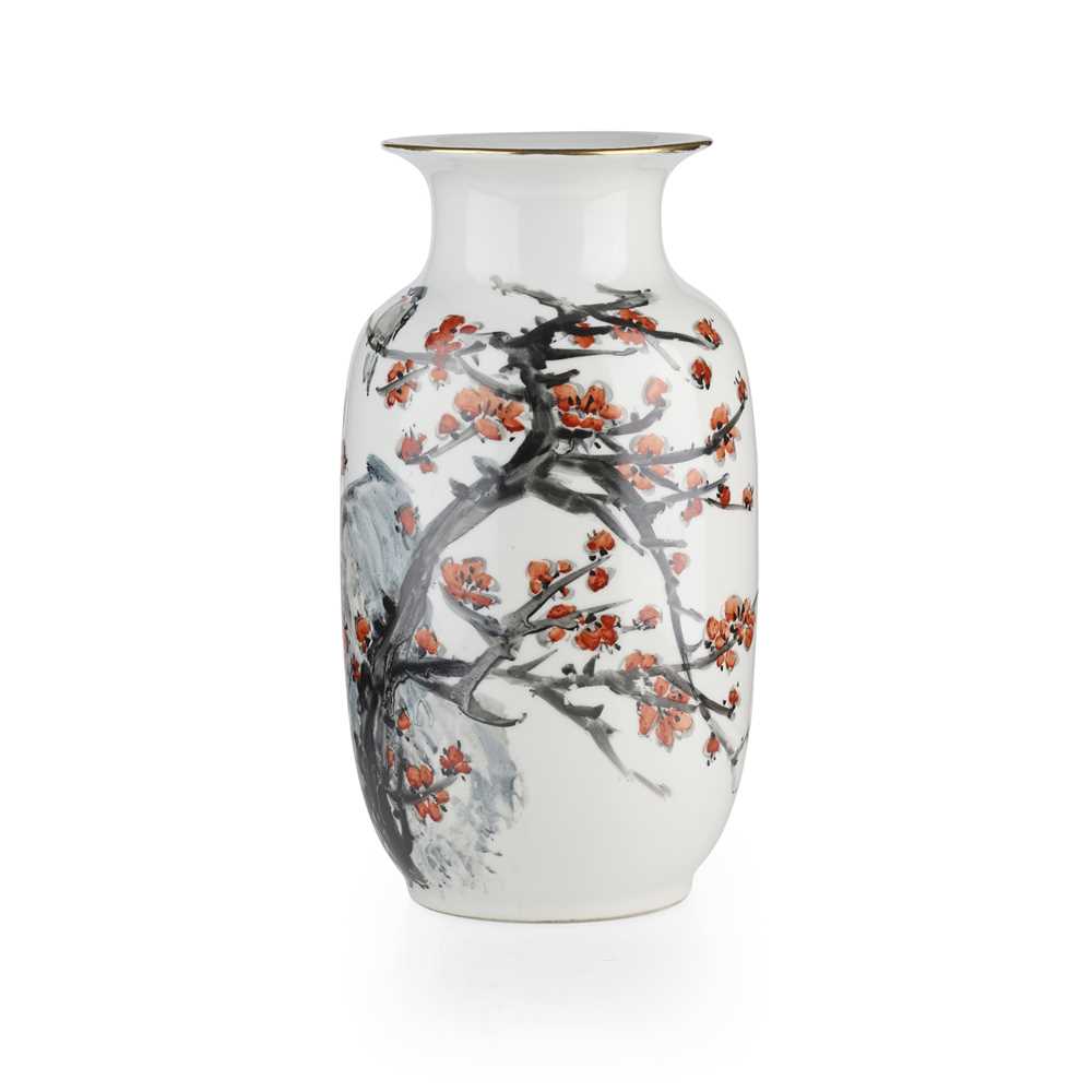 FAMILLE ROSE 'MAGPIE AND PLUM' VASE