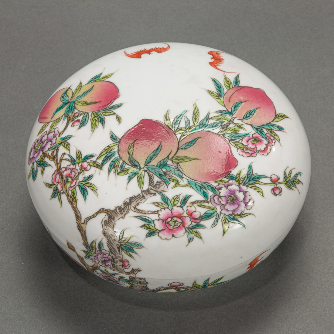 FAMILLE ROSE 'PEACH' BOX AND
