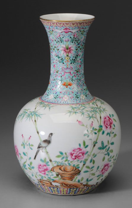 Famille Rose Porcelain Bottle