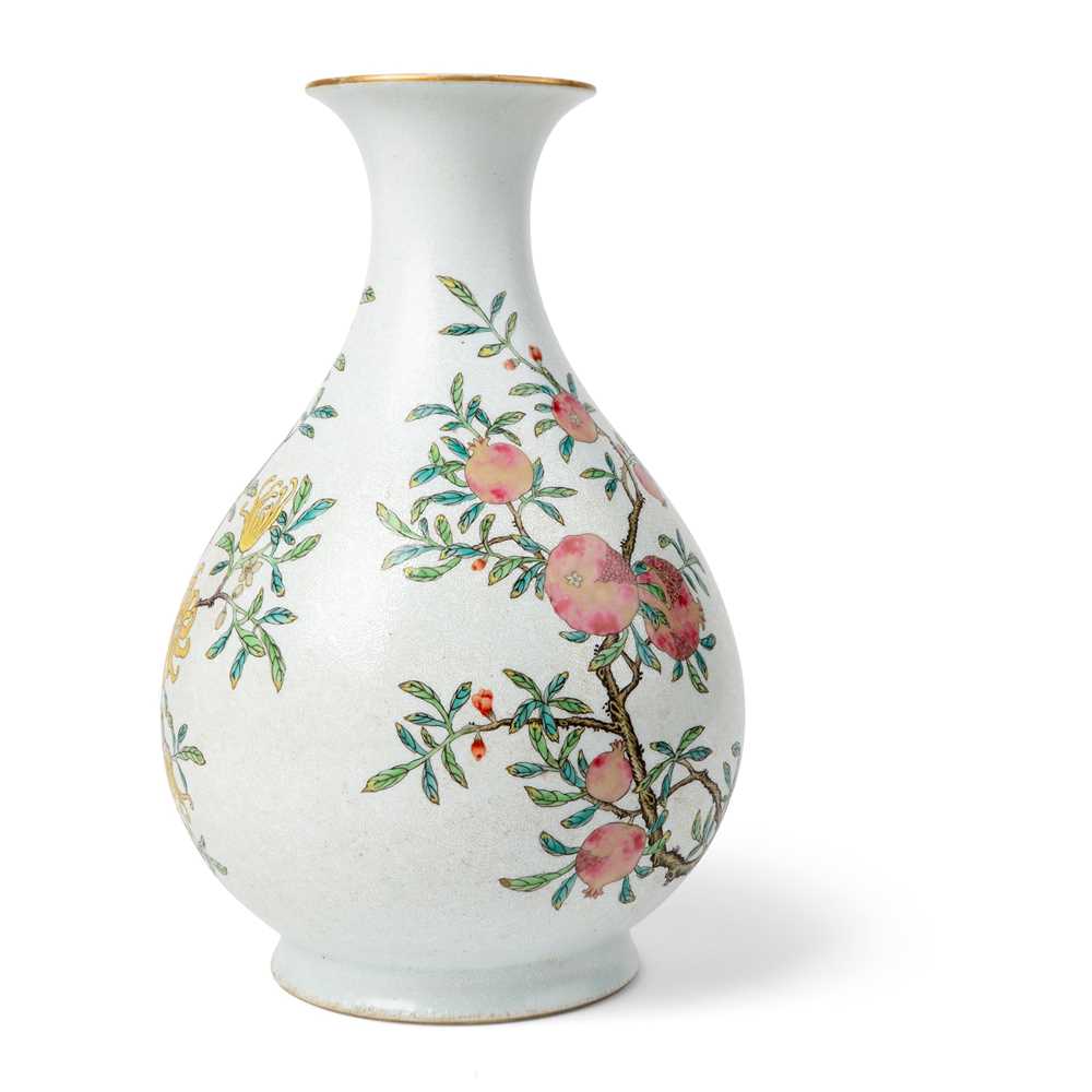 FAMILLE ROSE SGRAFFITO-GROUND