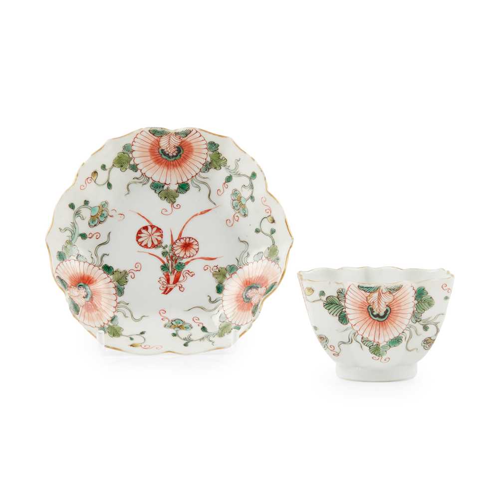 FAMILLE VERTE BARBED-RIM ‘FLORAL’