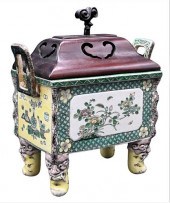FAMILLE VERTE PORCELAIN FANG D