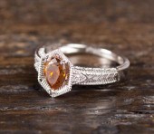 FANCY COLOR DIAMOND AND PLATIN