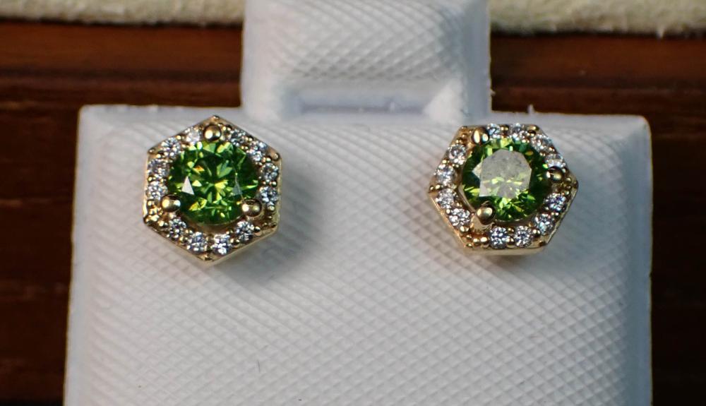 FANCY GREEN AND WHITE DIAMOND EAR