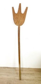 FANG CARVED WOOD TRIDENT WAND