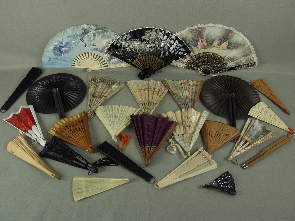 FANS - Collection of 23 medium to