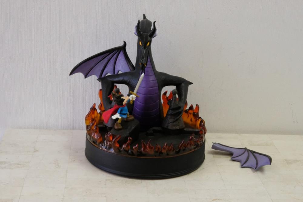 FANTASMIC LARGE DISNEY SCULPTURE