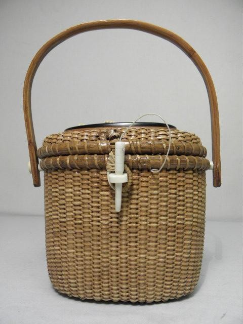 Farnum Nantucket basket. Signed